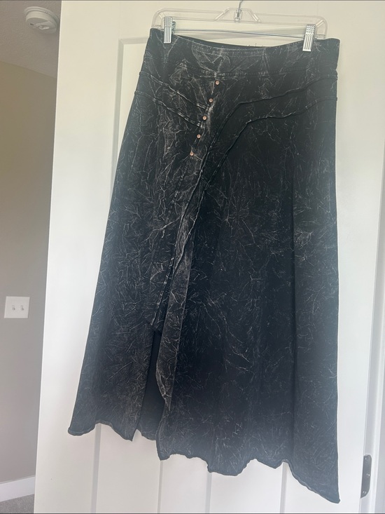 Soft Surroundings Dresses & Skirts - Soft Surroundings Black Marble-Effect Maxi Skirt